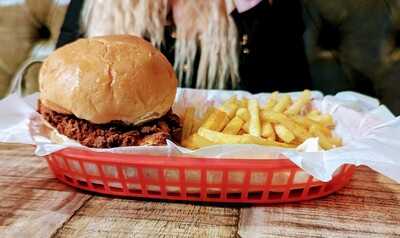 Moocau Burgers & Pizza Pies