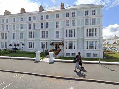 Four Oaks Hotel Restaurant