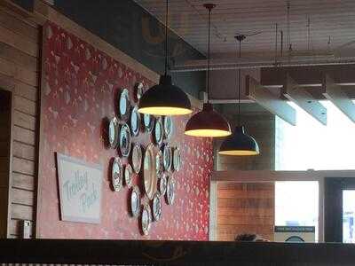 Decks Restaurant & Cafe