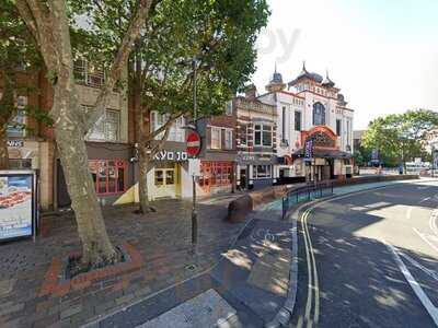 Speedy Pizza And Ken's Kebab