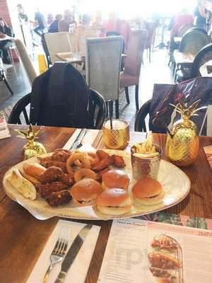 D'calabash Restaurant & Lounge