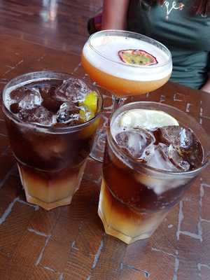 D'calabash Restaurant & Lounge