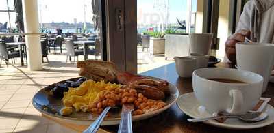 D'calabash Restaurant & Lounge