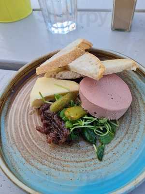 D'calabash Restaurant & Lounge