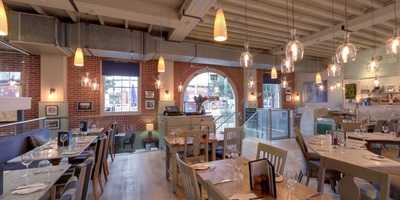 D'calabash Restaurant & Lounge