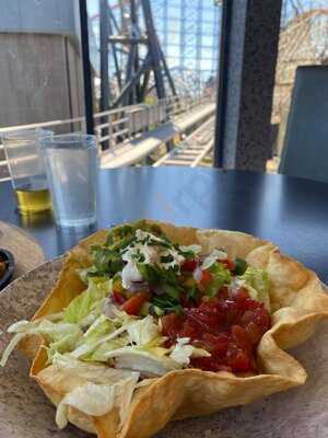 Coasters American Bar & Diner