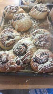 Lulu And Dollys Micro-bakery & Chocolaterie