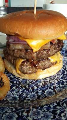 Lions Den Restaurant & Lounge Bar