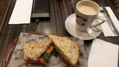 L'elysee Artisan Cafe