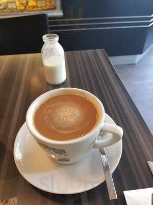 L'elysee Artisan Cafe