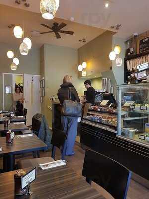 L'elysee Artisan Cafe