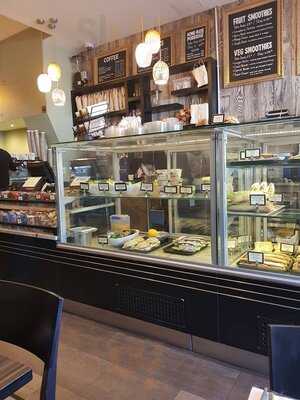 L'elysee Artisan Cafe