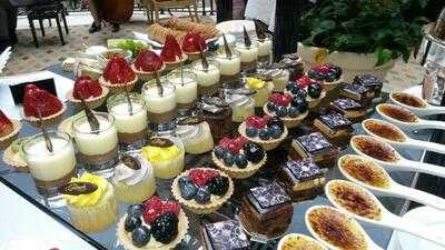 Sunday Champagne Brunch At The Landmark London