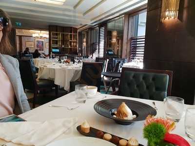 The Rib Room Bar & Restaurant