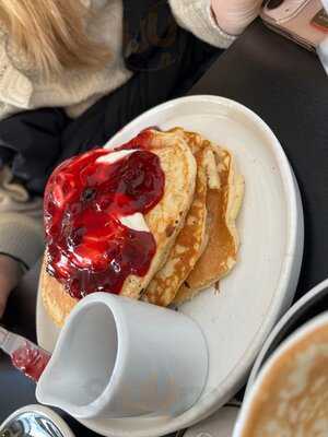 Over Under Earl's Court