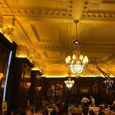 Simpson's In The Strand