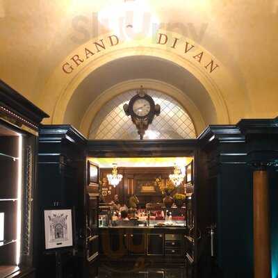 Simpson's In The Strand