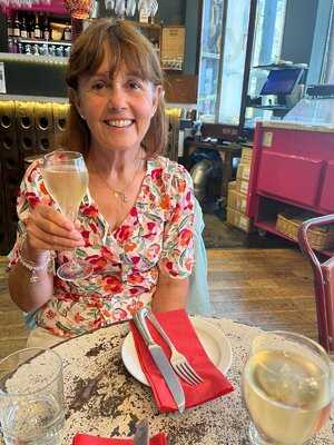 Champagne And Fromage