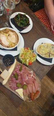 Champagne And Fromage