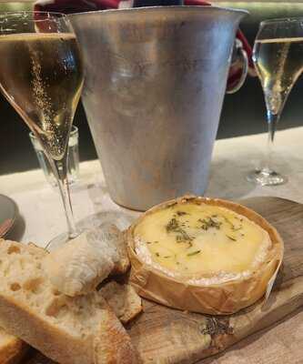 Champagne And Fromage