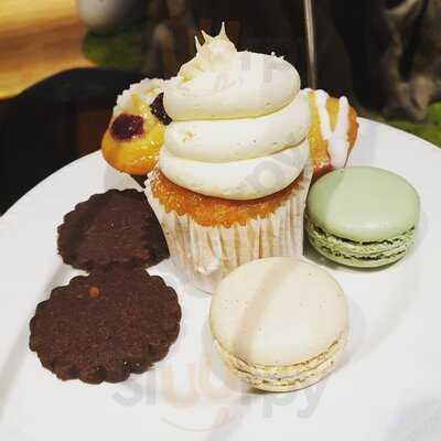 Lady Dinah's Cat Emporium