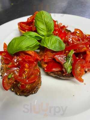 Manuel's Restaurant And Bar