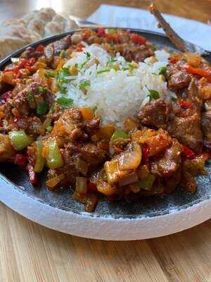 Chemen Restaurant & Bar