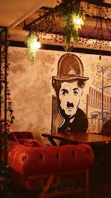 Chemen Restaurant & Bar