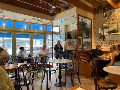 Bob’s Cafe Queens Park