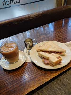 Silva's Grill & Snack Bar