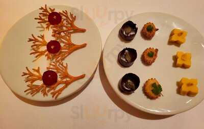 Sketch Lecture Room And Library