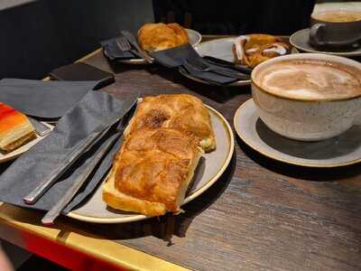 Ole & Steen St James