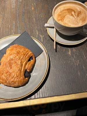 Ole & Steen St James