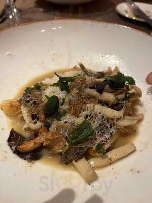 Brumus Bar & Restaurant