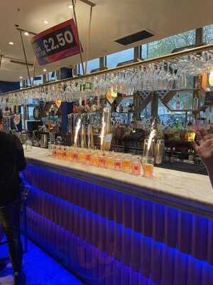 Revolution London - Clapham High St