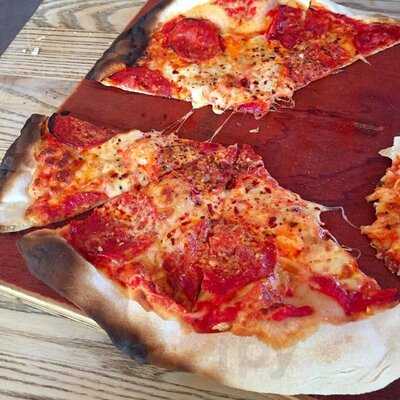 Crate Brewery & Pizzeria