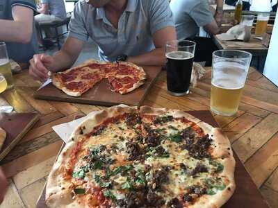 Crate Brewery & Pizzeria