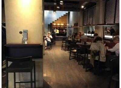 Royal Court Bar & Kitchen