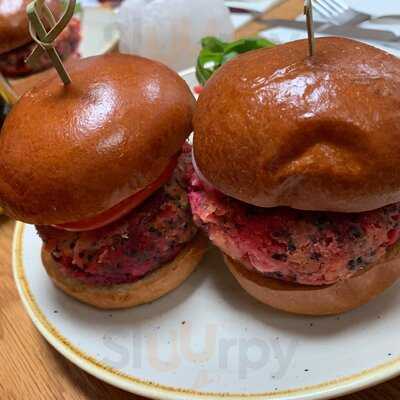 140 Portobello Wine & Art