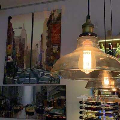 140 Portobello Wine & Art