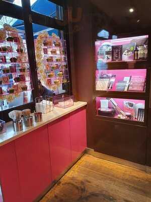 The Hummingbird Bakery