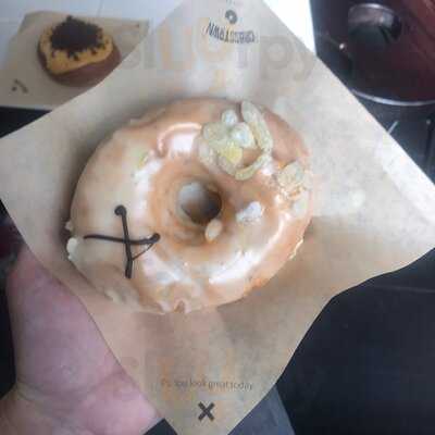 Crosstown Shoreditch - Doughnuts & Coffee