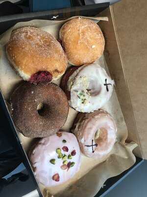 Crosstown Shoreditch - Doughnuts & Coffee