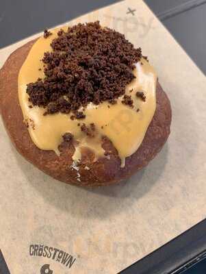 Crosstown Shoreditch - Doughnuts & Coffee