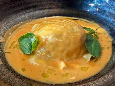 Avenue Restaurant & Bar