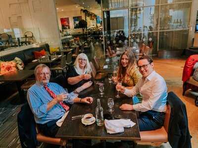 Avenue Restaurant & Bar