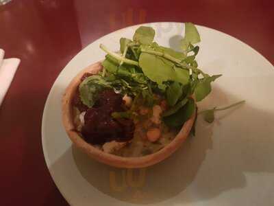 Cote St Katharine Docks