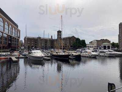 Cote St Katharine Docks
