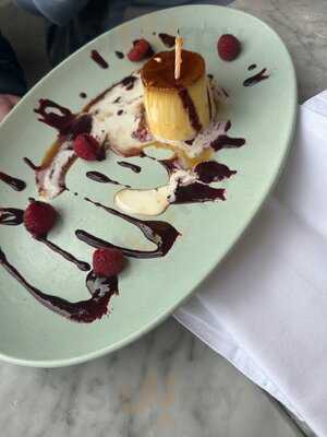 Cote St Katharine Docks