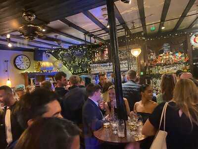 The Three Greyhounds